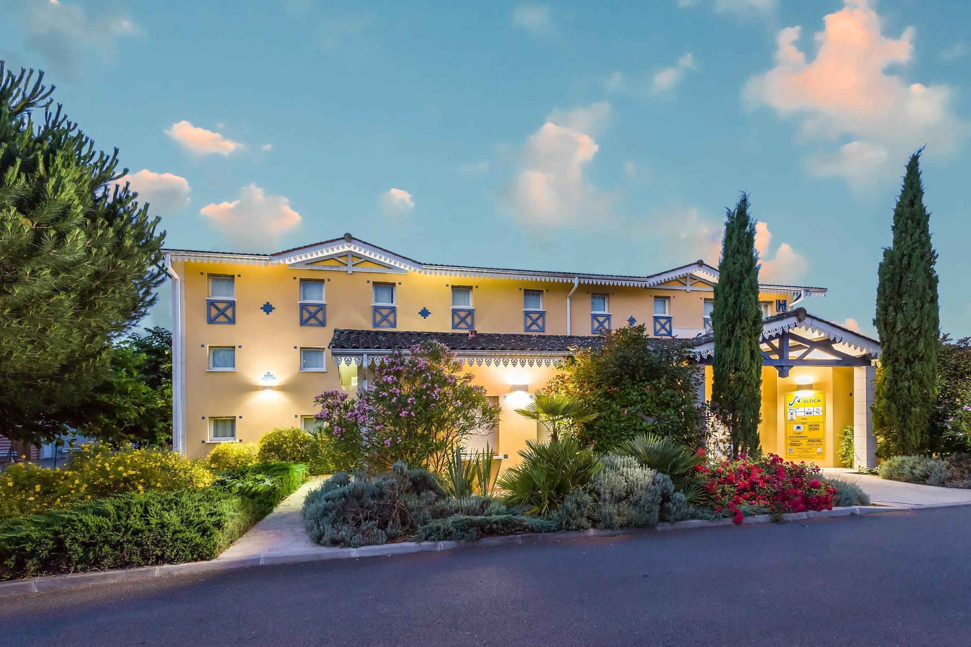 B&B HOTEL Bordeaux Mérignac Aéroport Exterior foto